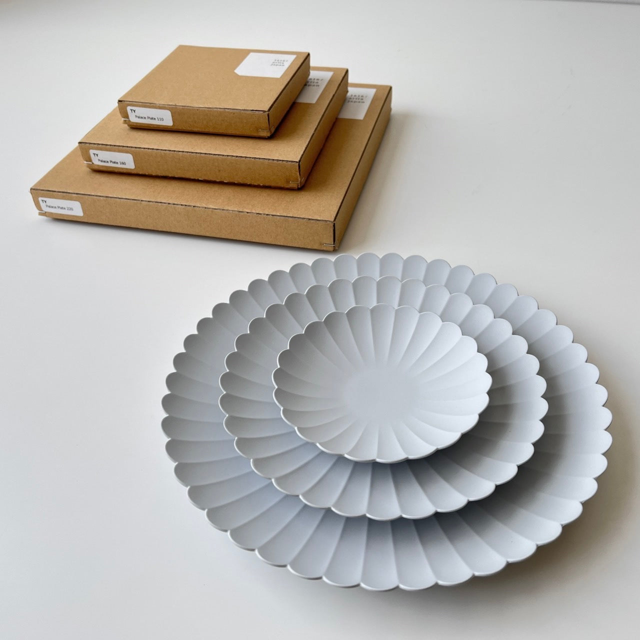1616 / arita japan 1616 arita TY Palace Plate 110 160 220 3 size set Gray Tableware Designed by Teruhiro Yanagihara Hyakuta Touen Arita ware Porcelain Stylish Plate