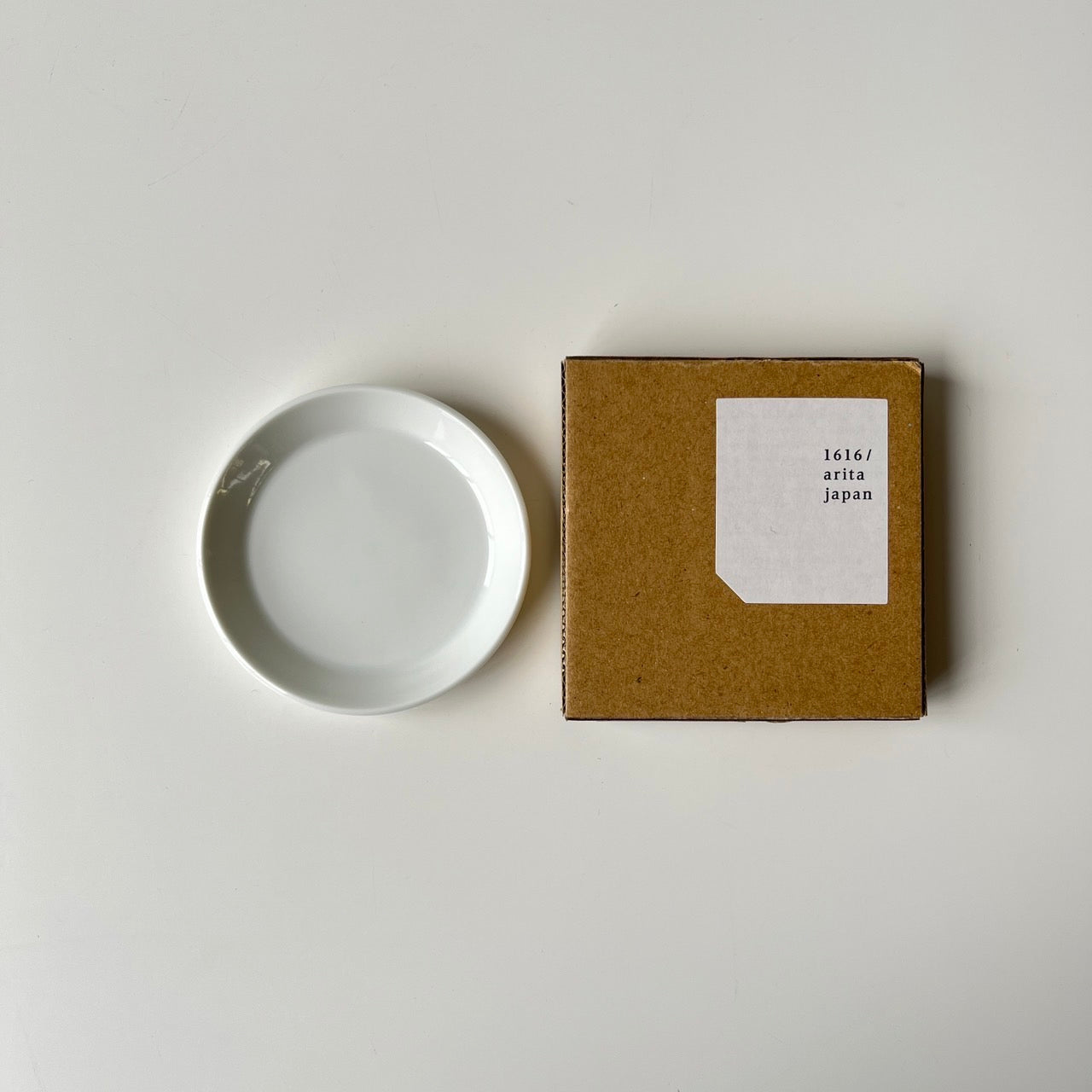 1616 / arita japan Ichiroku Ichiroku Arita TY Round Plate Round Plate White Tableware Designed by Teruhiro Yanagihara Momota Touen Porcelain Stylish Plate