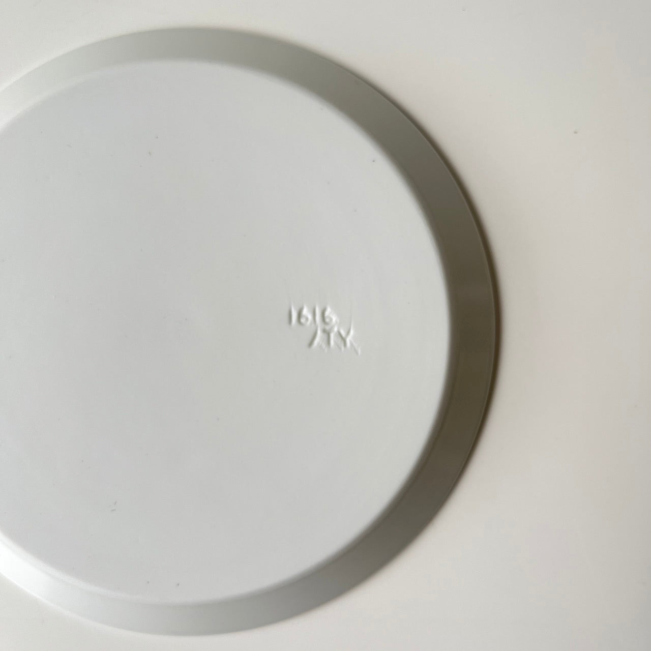 1616 / arita japan Ichiroku Ichiroku Arita TY Round Plate Round Plate White Tableware Designed by Teruhiro Yanagihara Momota Touen Porcelain Stylish Plate