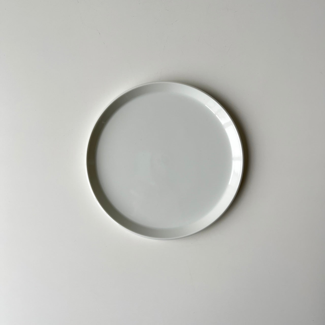 1616 / arita japan Ichiroku Ichiroku Arita TY Round Plate Round Plate White Tableware Designed by Teruhiro Yanagihara Momota Touen Porcelain Stylish Plate