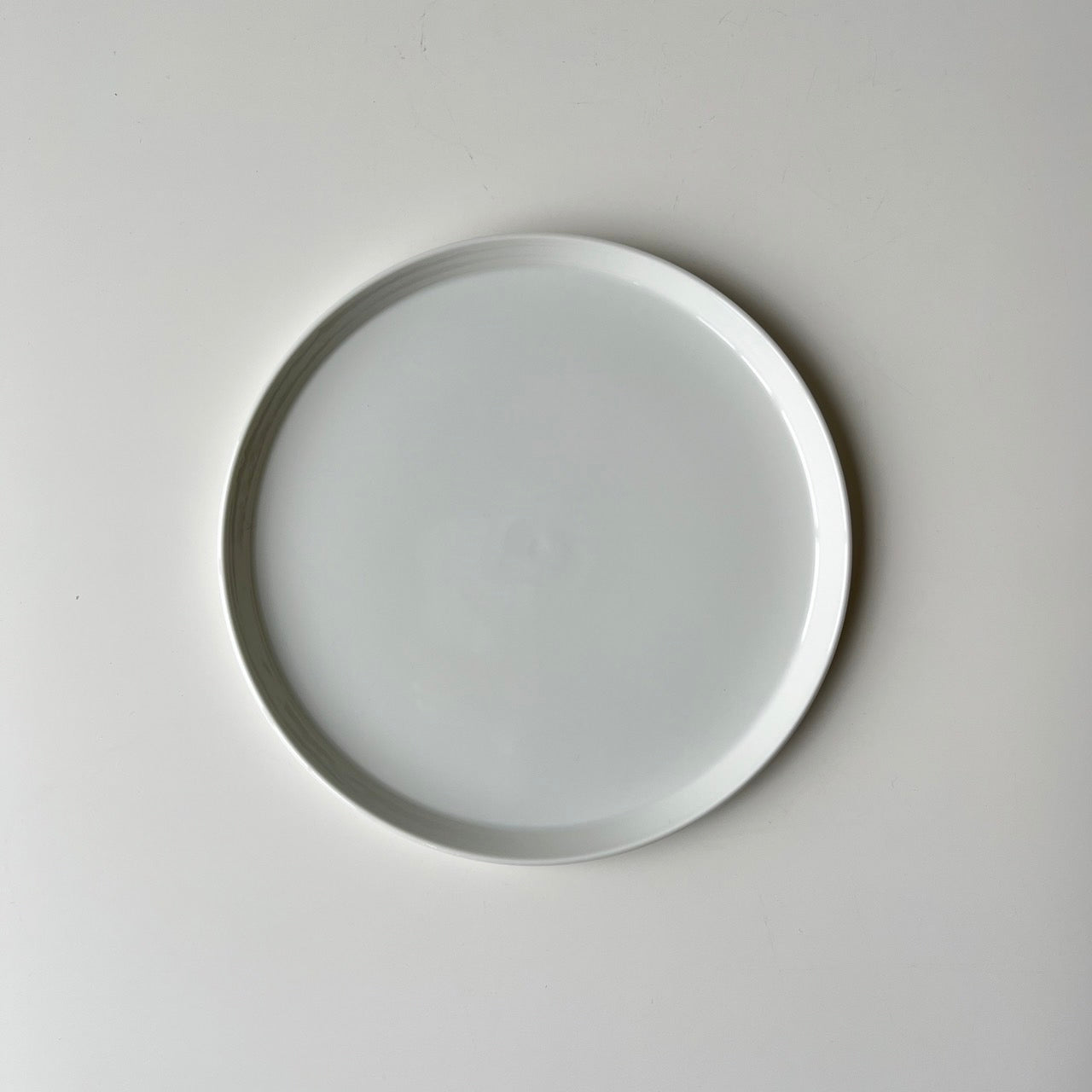 1616 / arita japan Ichiroku Ichiroku Arita TY Round Plate Round Plate White Tableware Designed by Teruhiro Yanagihara Momota Touen Porcelain Stylish Plate