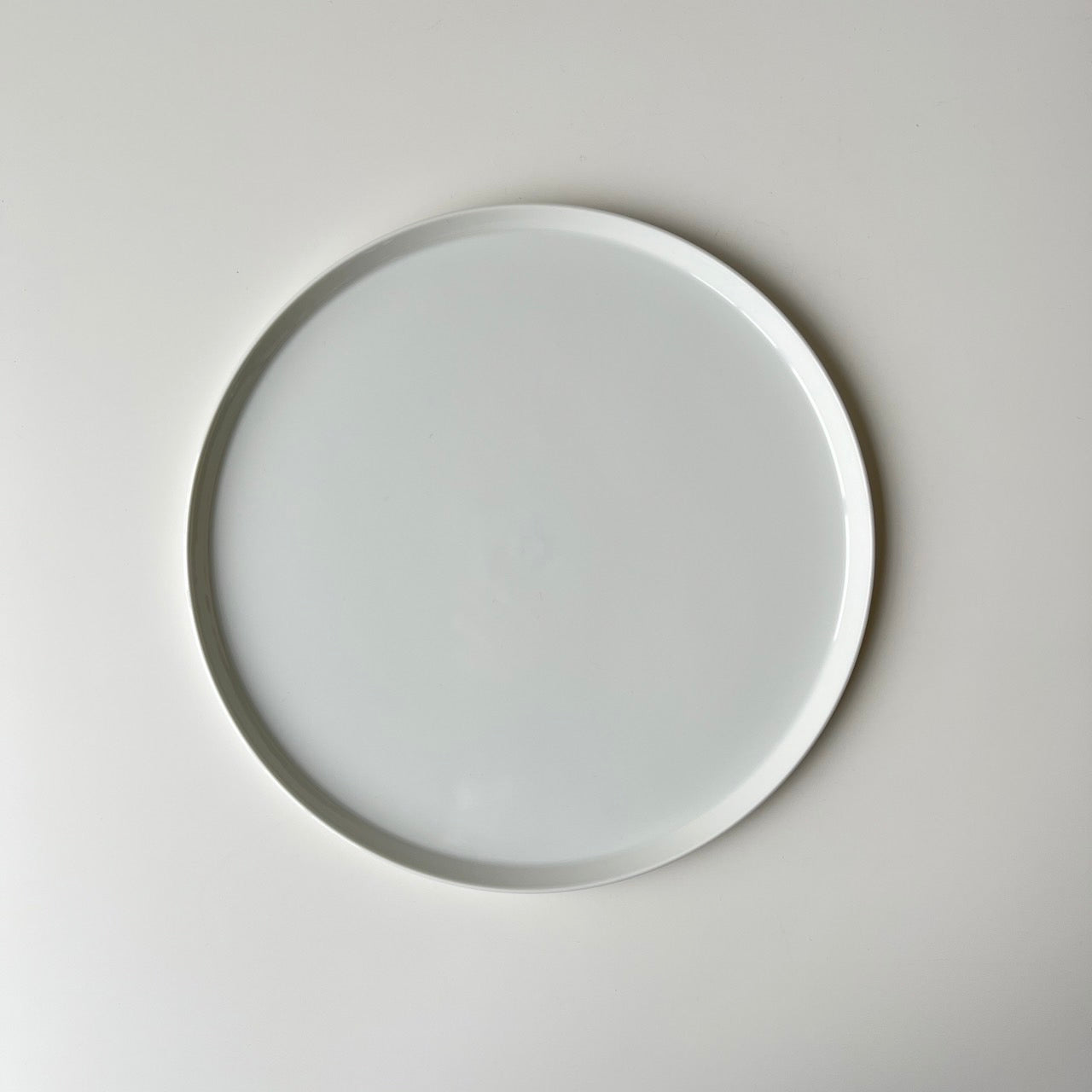 1616 / arita japan Ichiroku Ichiroku Arita TY Round Plate Round Plate White Tableware Designed by Teruhiro Yanagihara Momota Touen Porcelain Stylish Plate