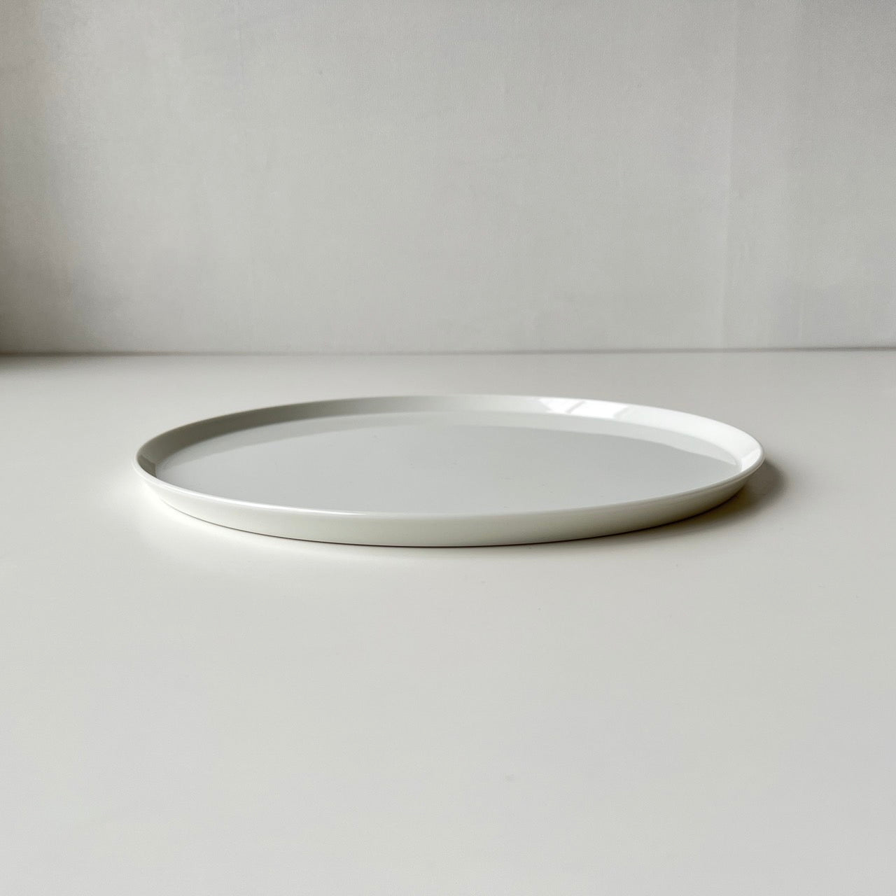 1616 / arita japan Ichiroku Ichiroku Arita TY Round Plate Round Plate White Tableware Designed by Teruhiro Yanagihara Momota Touen Porcelain Stylish Plate