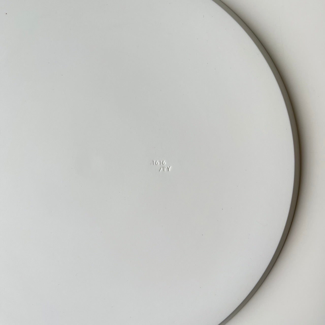 1616 / arita japan Ichiroku Ichiroku Arita TY Round Plate Round Plate White Tableware Designed by Teruhiro Yanagihara Momota Touen Porcelain Stylish Plate