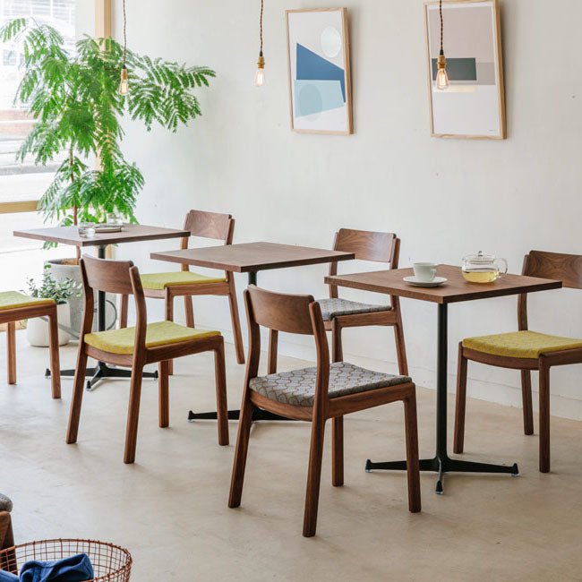 Cafe table Width 60 Depth 60 Height 70 Oak grain veneer (with knots) AB Steel Dining table For one or two people Table Coffee table Living table Wooden Natural Nordic Legs One leg Tabletop Cafe style Cafe style