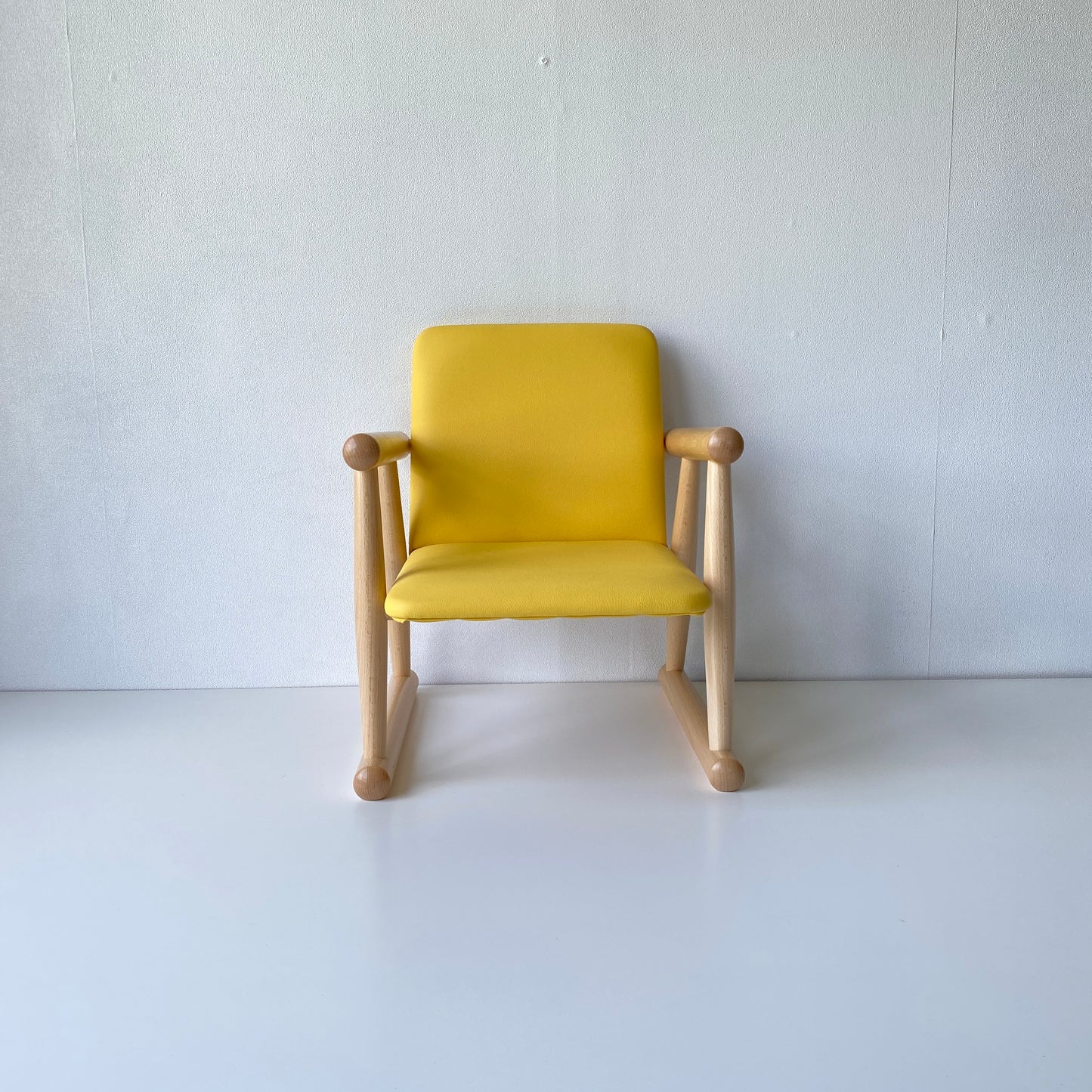 秋田木工 キッズチェア 子供椅子 NO.100R ブナ材 ナチュラル色 黄色 イエロー 合成皮革 曲木家具